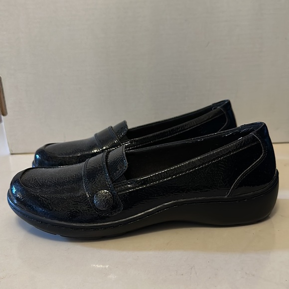 Clarks - Picture 2 of 8